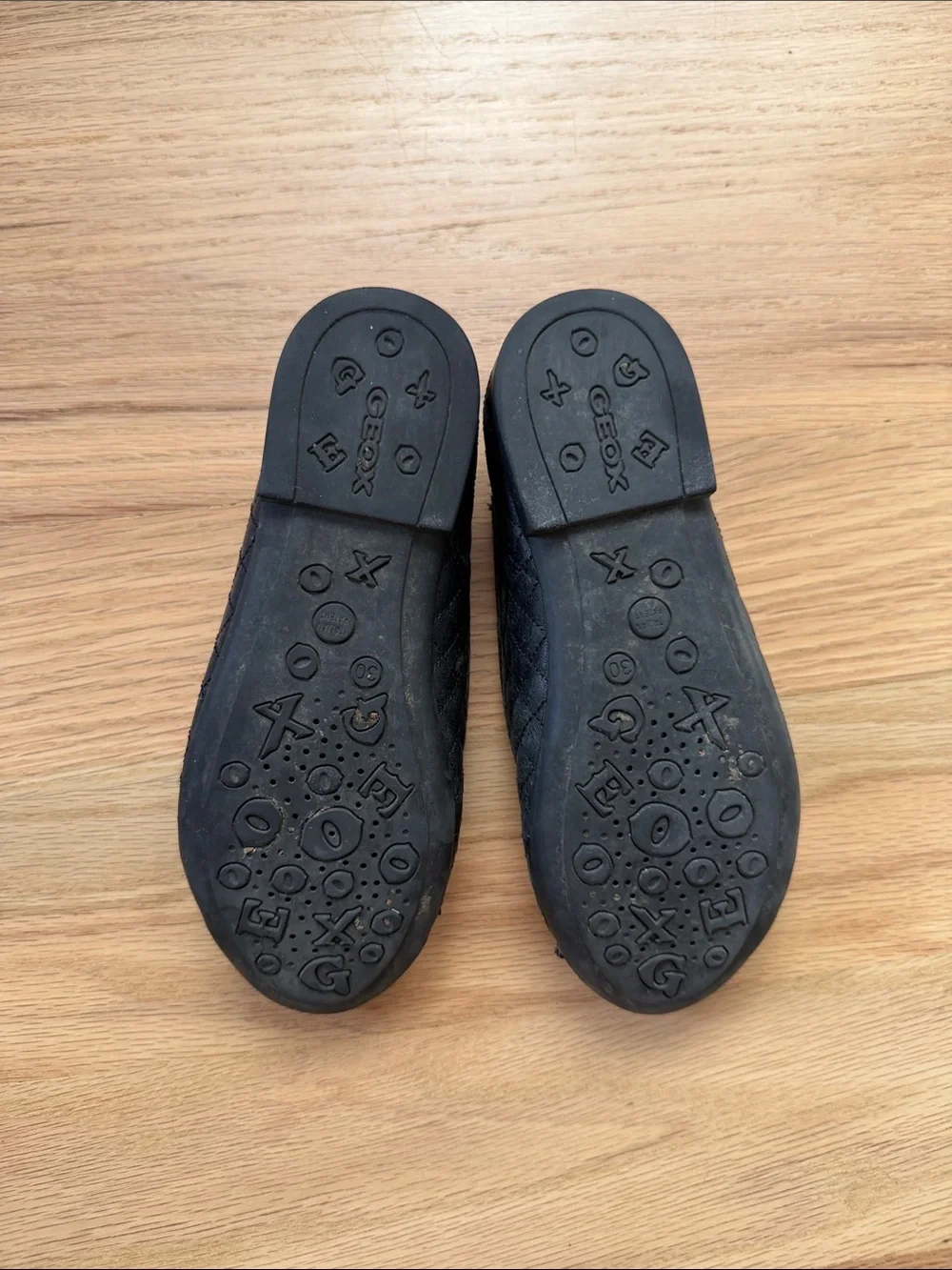 GEOX Girls Junior Plié Quilted Ballet Flats with elastic strap EUR sz 30